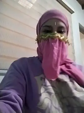 caroline peed online show from November 2025 09:14:01 PM