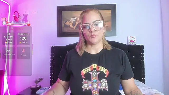 elena vega online show from October 2025 02:19:02 AM