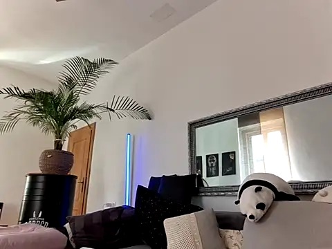 couple mistery online show from April 2026 10:14:02 AM