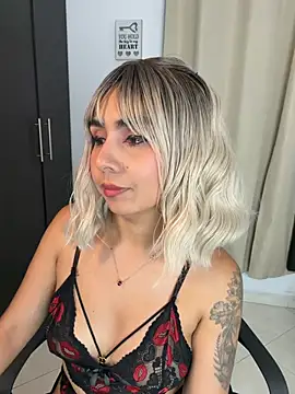 Emilyvalk  online show from June 2026 10:18:02 PM