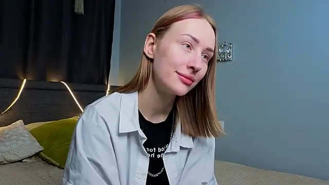 ZolaDickmann online show from November 2025 08:25:01 AM