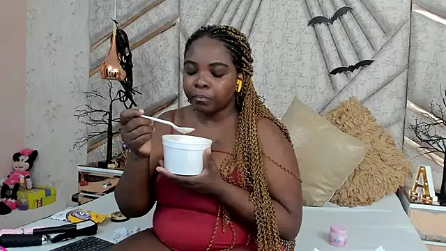 EvaTyson online show from November 2025 07:37:01 PM