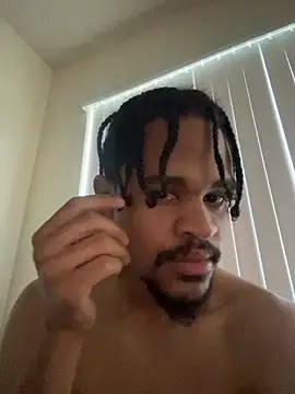 Snapshot of Mrmakeherwet_Tez chatting on October 2025 04:29:02 PM Mrmakeherwet Tez online show from October 2025 04:29:02 PM