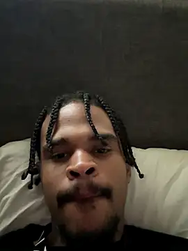 Snapshot of Mrmakeherwet_Tez chatting on October 2025 09:33:01 PM Mrmakeherwet Tez online show from October 2025 09:33:01 PM