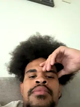 Snapshot of Mrmakeherwet_Tez chatting on December 2025 08:16:02 PM Mrmakeherwet Tez online show from December 2025 08:16:02 PM