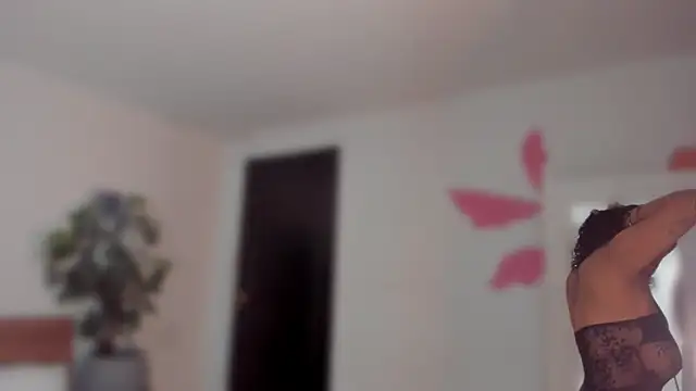 YariRose online show from May 2026 03:42:01 PM