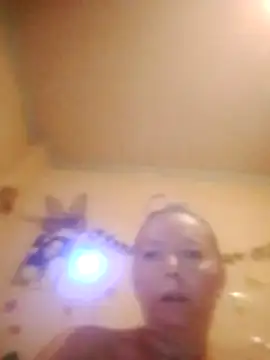 Mairi702 online show from November 2025 12:15:01 PM