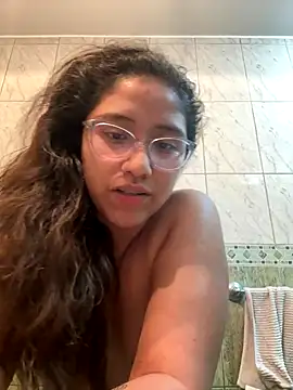 Kmiii21 online show from October 2025 01:17:02 AM