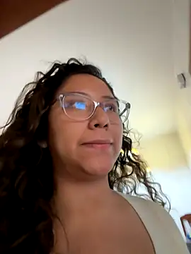 Kmiii21 online show from October 2025 09:42:01 PM