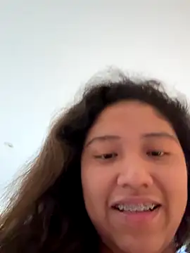 Kmiii21 online show from October 2025 02:53:01 PM