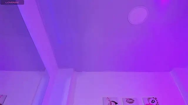 kittymonroe1 online show from April 2026 05:52:02 PM