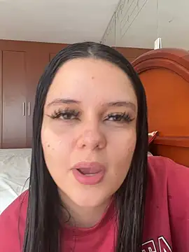 Selena Roa online show from June 2026 05:18:01 PM
