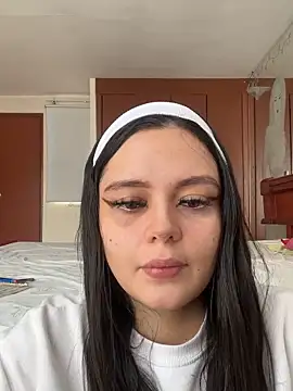 Selena Roa online show from June 2026 05:27:02 PM