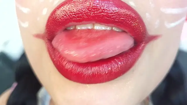 mia roux1 online show from October 2025 08:30:01 PM