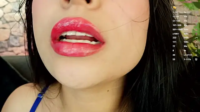 mia roux1 online show from November 2025 05:12:01 PM