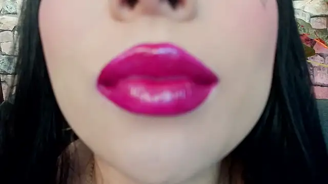 mia roux1 online show from November 2025 05:57:01 PM