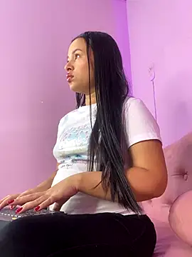 PaulaCruz01 online show from October 2025 02:36:02 AM