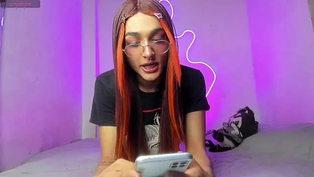 Mika  velvet online show from October 2025 10:14:02 PM