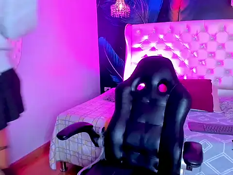 Mika  velvet online show from February 2026 08:51:02 PM