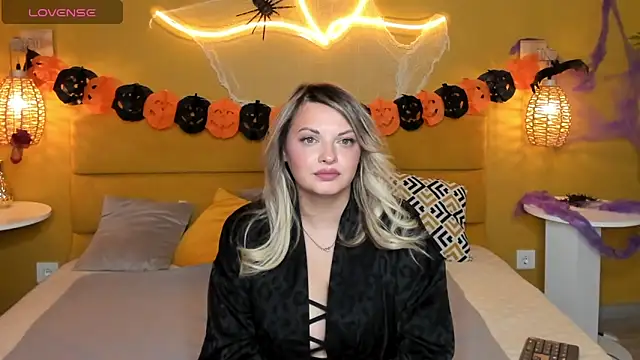 WilmaSanders online show from October 2025 01:20:02 AM