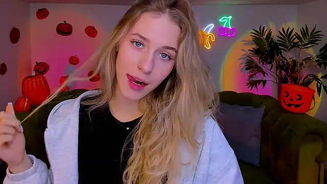 sassy cutie online show from November 2025 06:01:02 AM