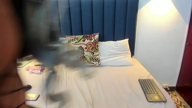 Angyrios online show from April 2026 08:17:01 PM