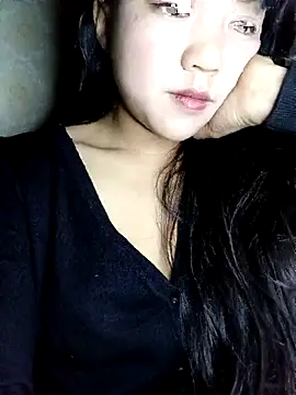 Quynhsumon online show from January 2026 03:27:01 PM