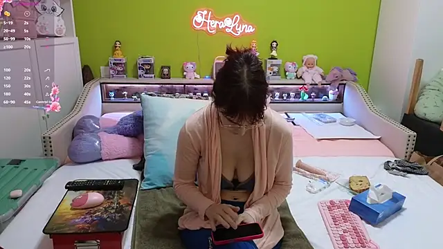  HeraLuna  online show from February 2026 09:26:01 PM