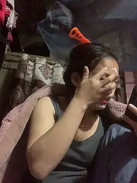 Lara-11 online show from December 2025 02:22:01 PM