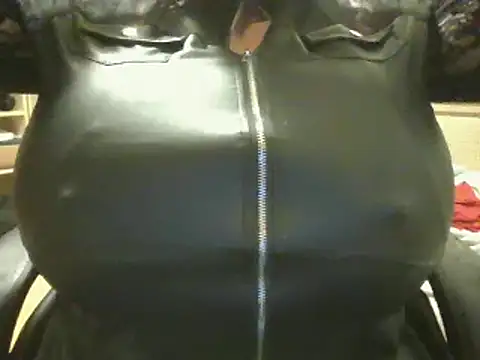 Snapshot of guywithboobs chatting on February 2026 01:46:02 AM guywithboobs online show from February 2026 01:46:02 AM