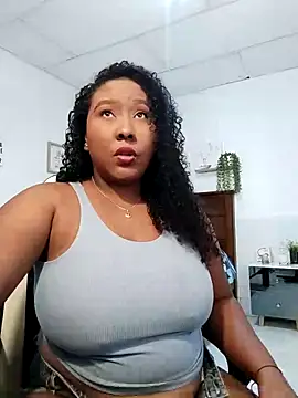 KaroldelaTorree online show from November 2025 08:31:01 PM