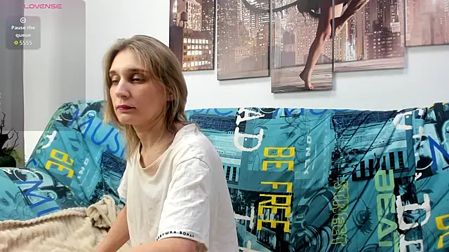 Tenderly Sophie online show from April 2026 01:33:01 AM