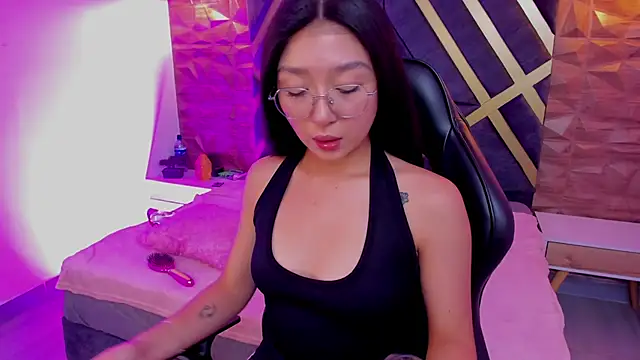 sydney miller  online show from April 2026 11:21:02 PM