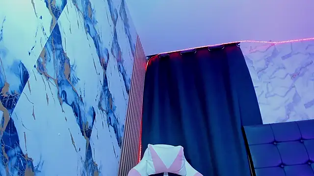 Scarlet DLuce online show from February 2026 08:57:01 AM