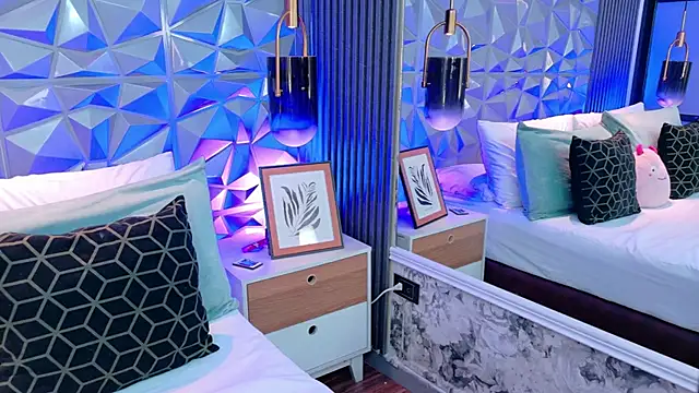 AdelineJhones online show from April 2026 02:33:02 PM