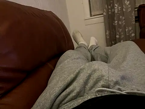 Snapshot of irnbru77 chatting on November 2025 09:15:01 PM irnbru77 online show from November 2025 09:15:01 PM