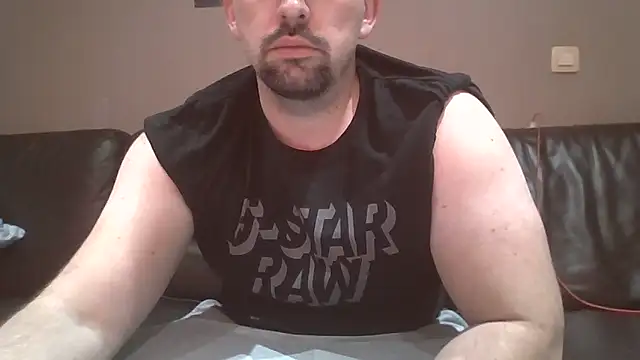 Snapshot of Me2YouYou2Me22 chatting on November 2025 04:51:01 PM Me2YouYou2Me22 online show from November 2025 04:51:01 PM