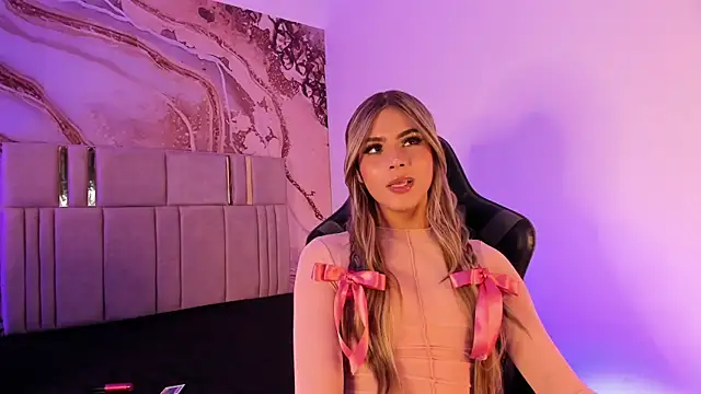 Snapshot of DannysaStar_ chatting on November 2025 06:49:01 AM DannysaStar online show from November 2025 06:49:01 AM