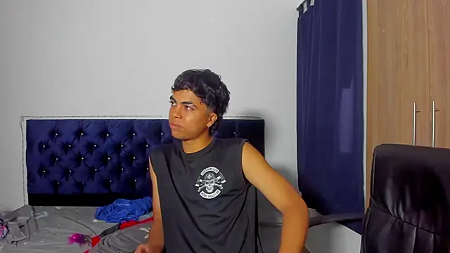 zinhuella420 online show from November 2025 06:40:02 PM