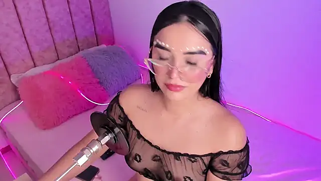 laana foxx online show from June 2026 11:03:01 PM