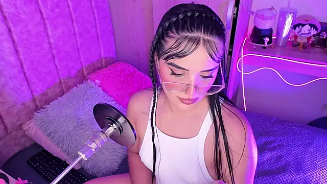 laana foxx online show from July 2026 10:46:02 PM