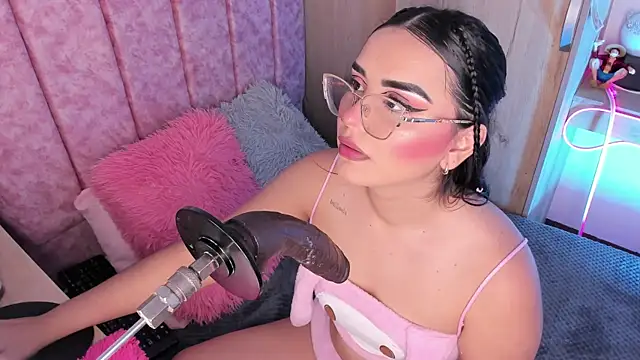 laana foxx online show from July 2026 10:49:02 PM