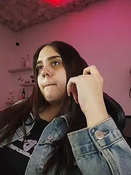 mirandahvelez online show from October 2025 06:25:01 AM