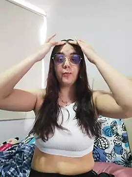 mirandahvelez online show from November 2025 06:31:01 PM