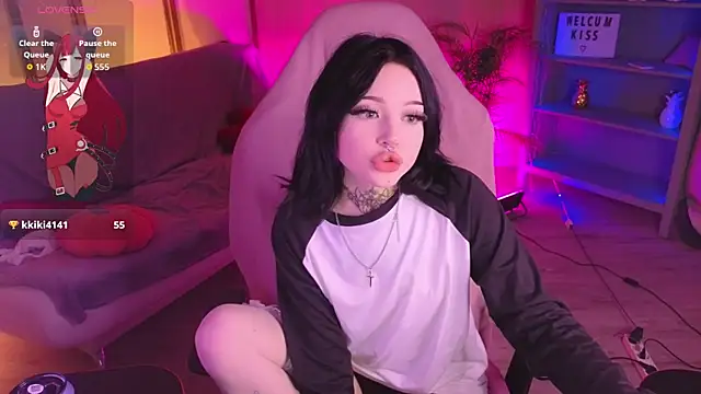 Emma Kirks online show from May 2026 12:34:02 PM