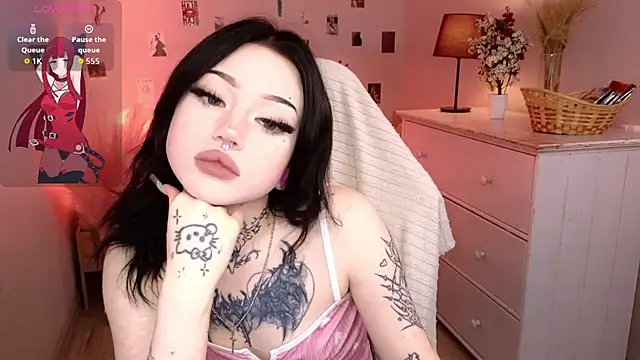 Emma Kirks online show from May 2026 12:35:01 PM