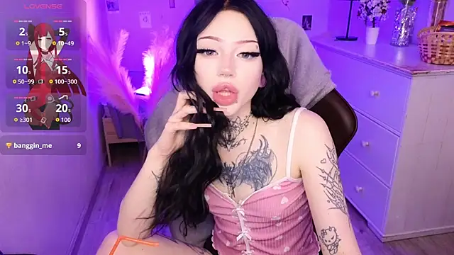 Emma Kirks online show from July 2026 12:33:01 PM