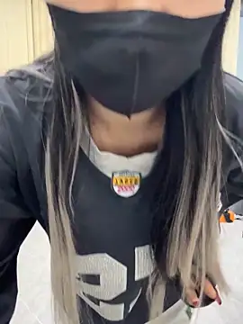 Snapshot of vivi-tara chatting on December 2025 03:54:01 PM vivi-tara online show from December 2025 03:54:01 PM