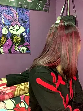 Snapshot of Emilyy-18 chatting on November 2025 02:12:01 AM Emilyy-18 online show from November 2025 02:12:01 AM