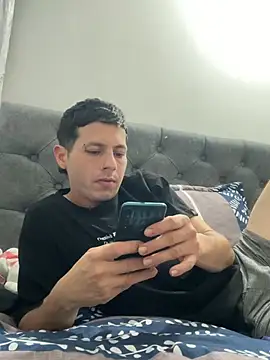 Yeison 8012 online show from March 2026 04:49:02 AM